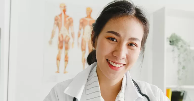 Mua bảo hiểm sức khỏe phù hợp