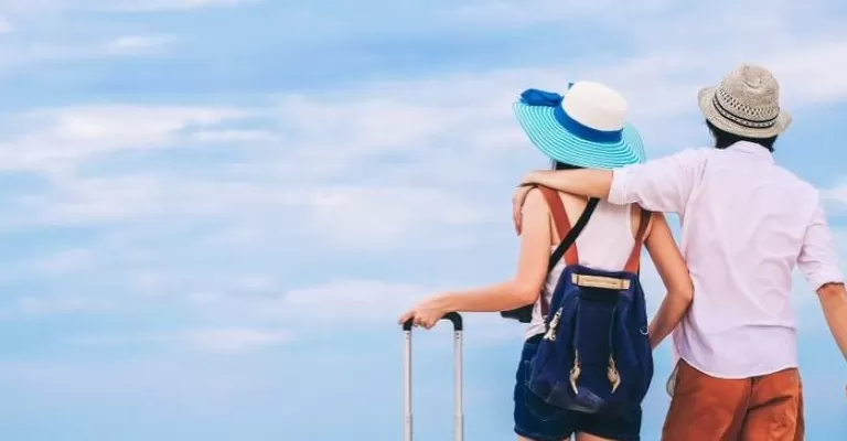 couple travel